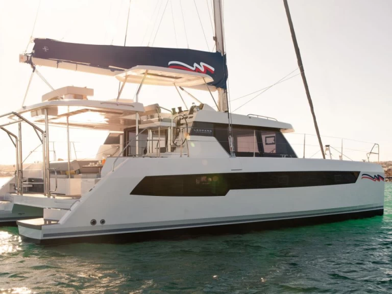 Verhuur Catamaran in Rodney Bay - Leopard Leopard 42