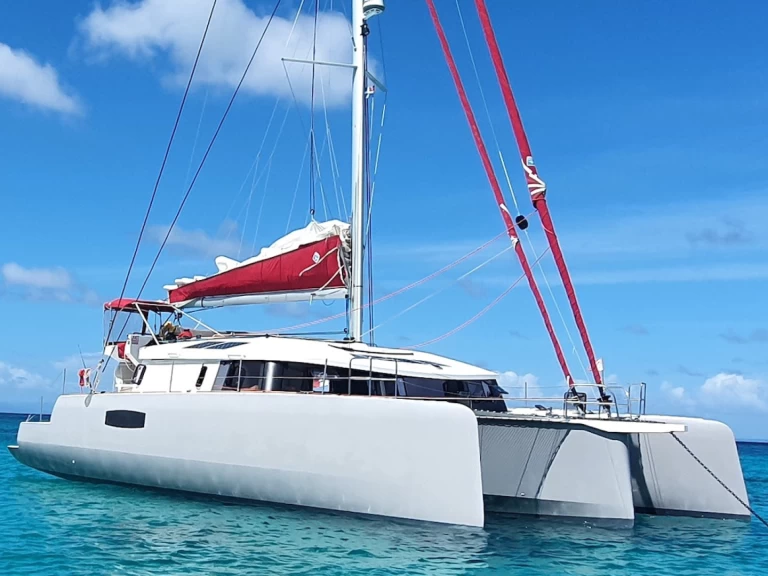Catamaran te huur in Le Lamentin voor de beste prijs