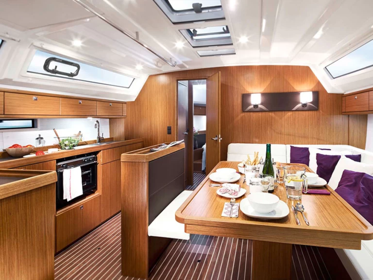 Bootverhuur Bavaria Cruiser 46 in Álimos via SamBoat