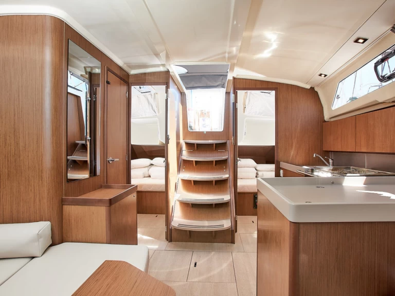 Zeilboot te huur in Kaštela voor de beste prijs