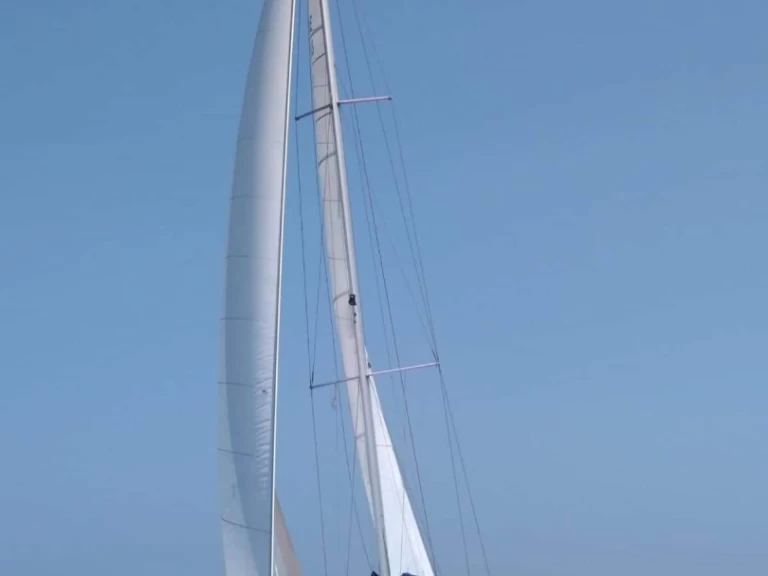 Huur een Bénéteau Oceanis 54 in Salamína