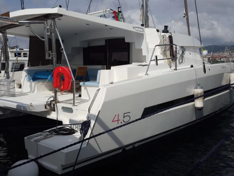 Catamaran te huur in Mai Khao voor de beste prijs