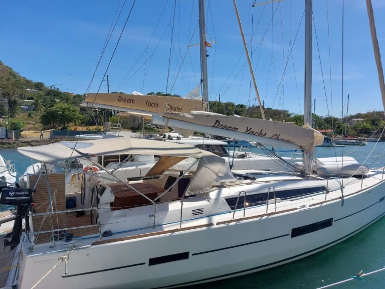Zeilboot te huur in Le Marin voor de beste prijs