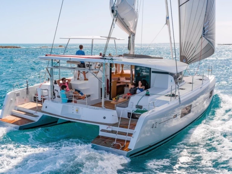 Catamaran te huur in Anse Marcel voor de beste prijs