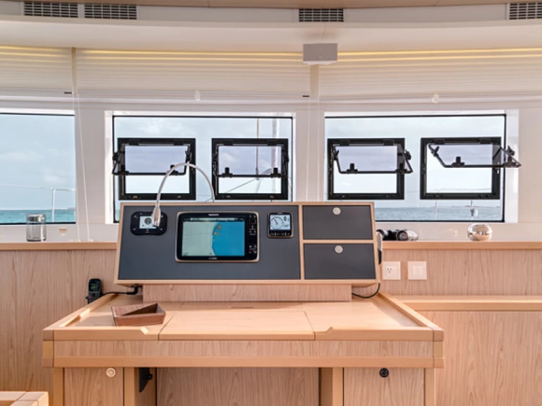 Bootverhuur Lagoon Lagoon 52 F in Álimos via SamBoat