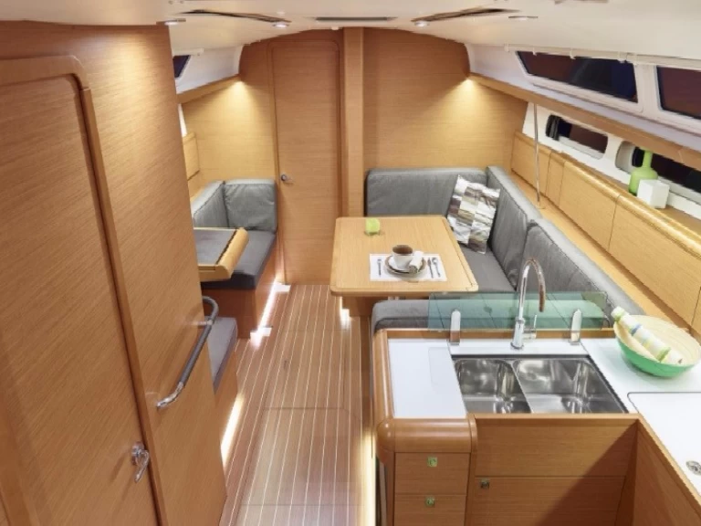 Huur Zeilboot met of zonder schipper Jeanneau in Praslin Island