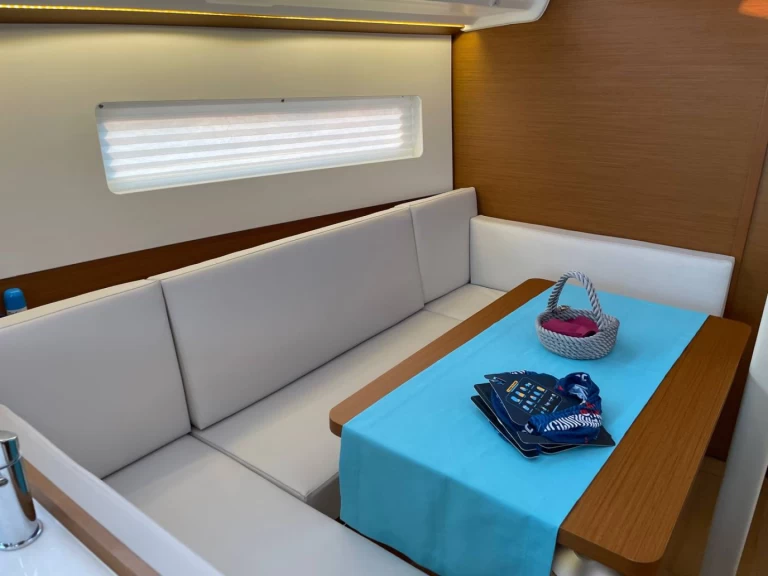 Bootverhuur Jeanneau Sun Odyssey 380 in Turgutreis via SamBoat