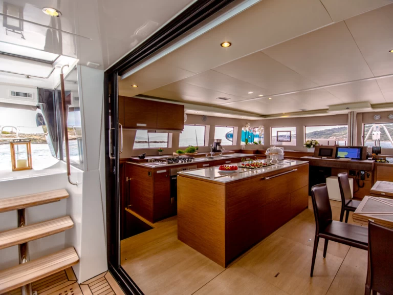 Catamaran te huur in Ellinikó voor de beste prijs