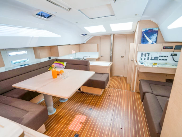 Huur Zeilboot met of zonder schipper Elan in Biograd na Moru