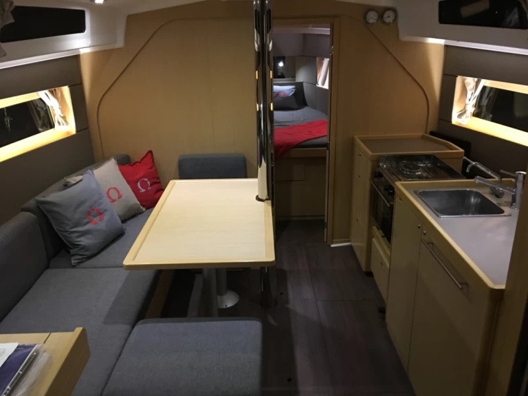 Bénéteau Oceanis 38 te huur van particulier of professional in Biograd na Moru