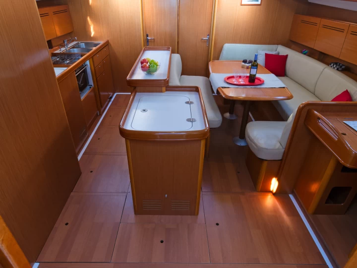 Verhuur Zeilboot in Álimos - Bénéteau Cyclades 50.5