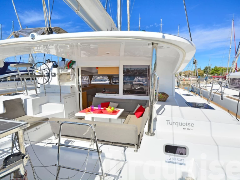 Huur een Lagoon Lagoon 400 S2 in Lávrio