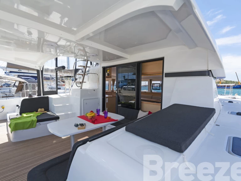 Verhuur Catamaran Lagoon met vaarbewijs