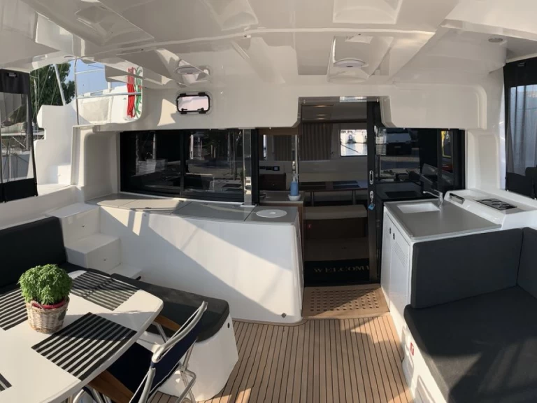 Bootverhuur Lagoon Lagoon 46 in Álimos via SamBoat