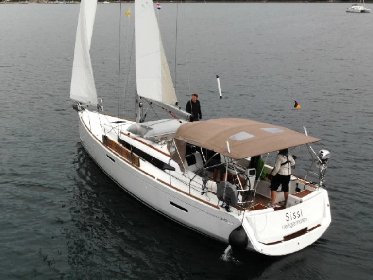 Jeanneau Sun Odyssey 389 te huur van particulier of professional in Punat