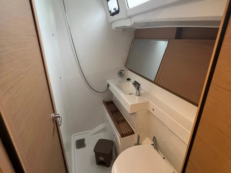 Verhuur Zeilboot Jeanneau met vaarbewijs