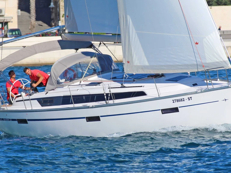 Bootverhuur Bavaria Cruiser 37 in Split via SamBoat