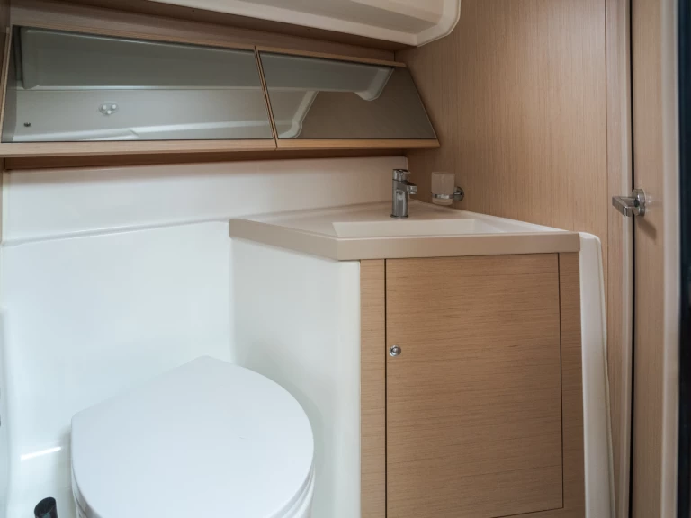 Huur een Bénéteau Oceanis 40.1 in Castiglioncello