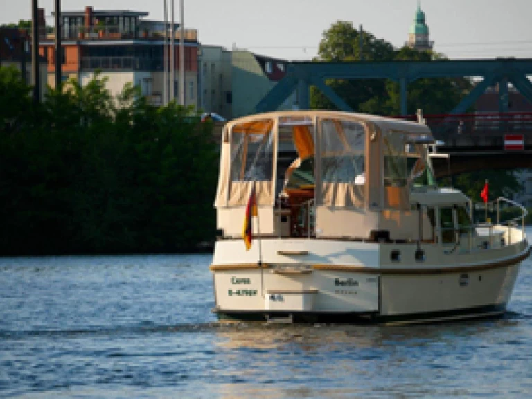 Huur Woonboot met of zonder schipper FB-Yachtcharter in Malchow