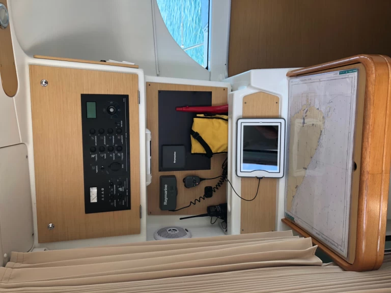 Jachthuur in Gouviá - Lagoon Lagoon 380 S2 via SamBoat