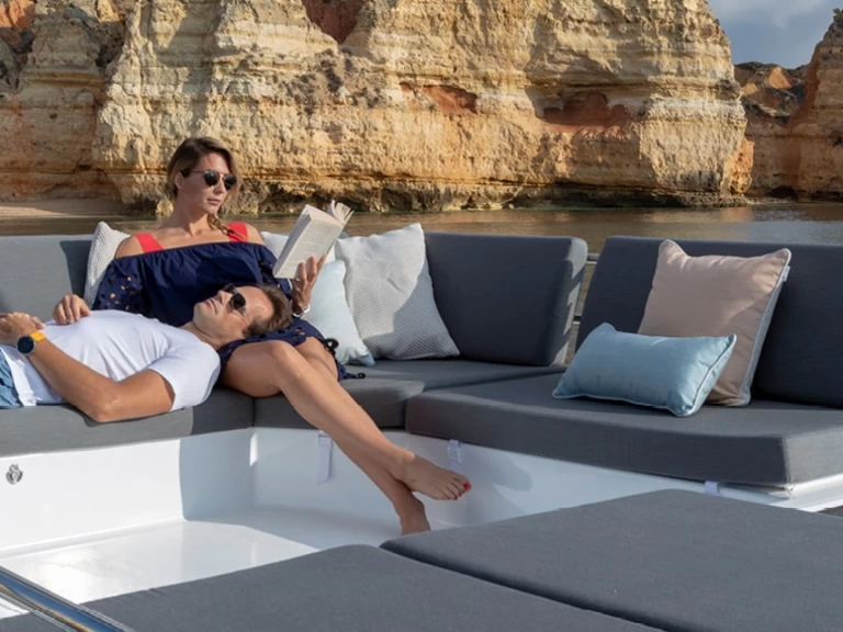 Verhuur Catamaran Fountaine Pajot met vaarbewijs