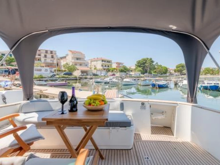 Bénéteau Antares 12 Cruising te huur van particulier of professional in Split