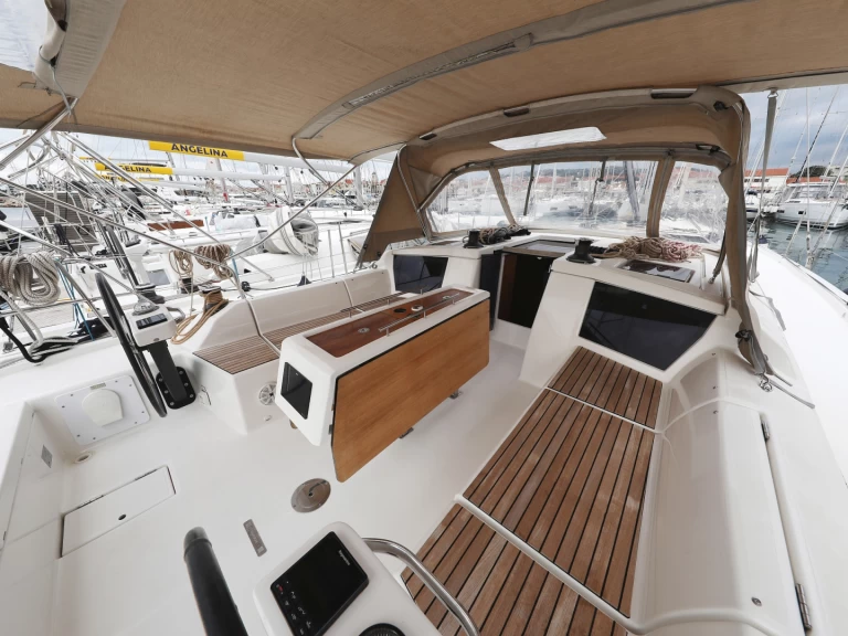 Dufour Dufour 430 Grand Large te huur van particulier of professional in Šibenik