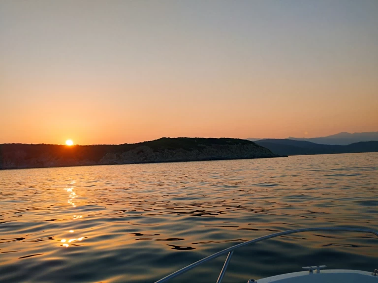 Bootverhuur Porto-Vecchio goedkoop Cap Camarat 5.5 CC Serie 2