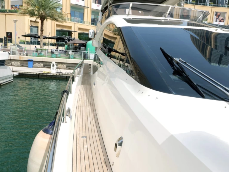 Huur Jacht met of zonder schipper Galeon in Dubai Marina