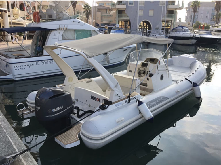 Huur een Nuova Jolly Prince 25 in Les Salins d'Hyères