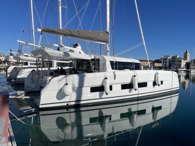 Huur een Dufour Dufour Catamarans 48 Sail in Pirovac