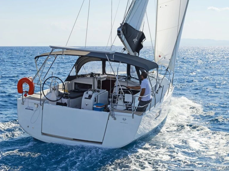 Huur een Jeanneau Sun Odyssey 440 in Lefkáda