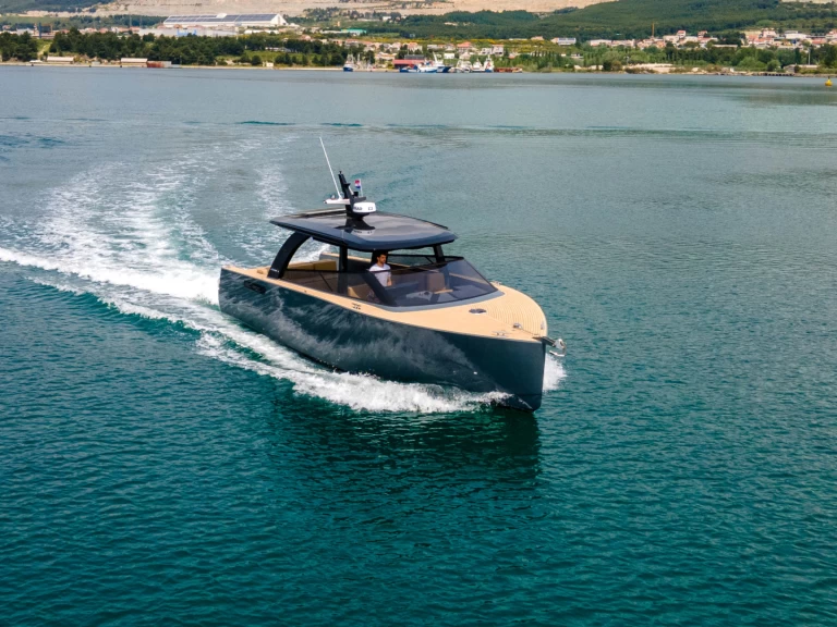 Huur Motorboot met of zonder schipper Colnago in Split