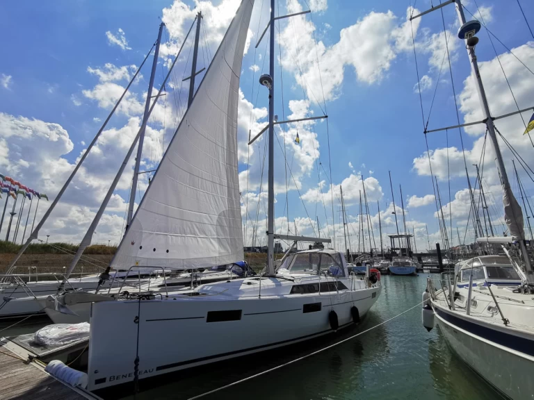 Huur Zeilboot met of zonder schipper Bénéteau in Kromme Hoek