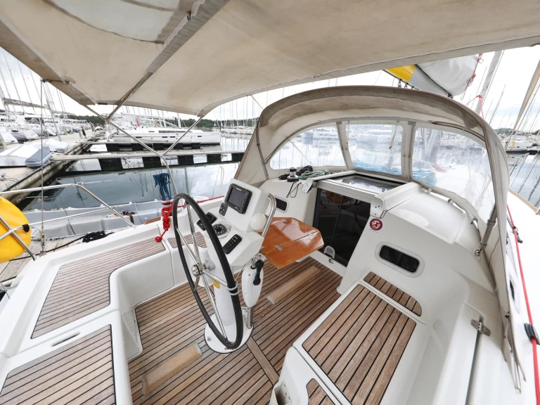 Bénéteau Oceanis 34 te huur van particulier of professional in Šibenik