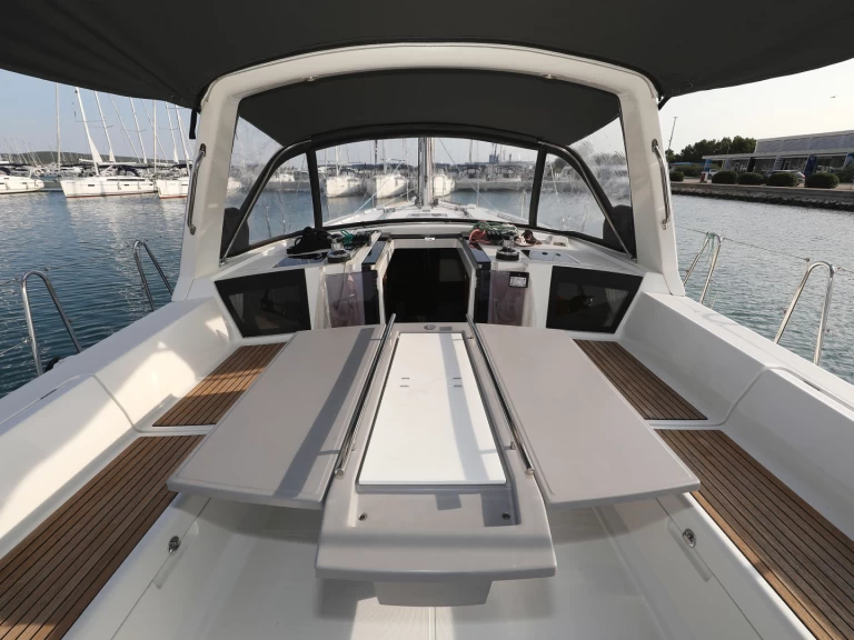 Verhuur Zeilboot Bénéteau met vaarbewijs