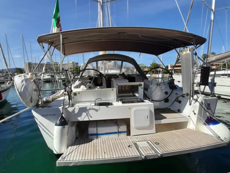 Dufour Dufour 412 Grand Large te huur van particulier of professional in Furnari