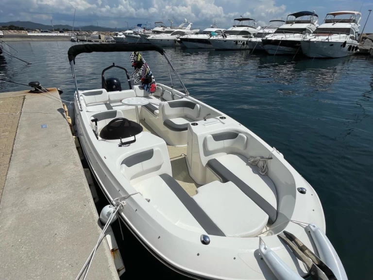 Bootverhuur Bayliner Element E7 in Hyères via SamBoat