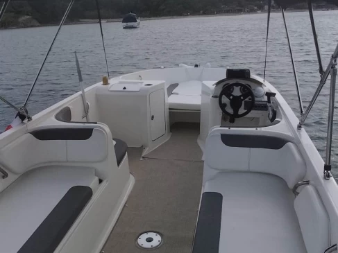 Bootverhuur Hyères goedkoop Element E7