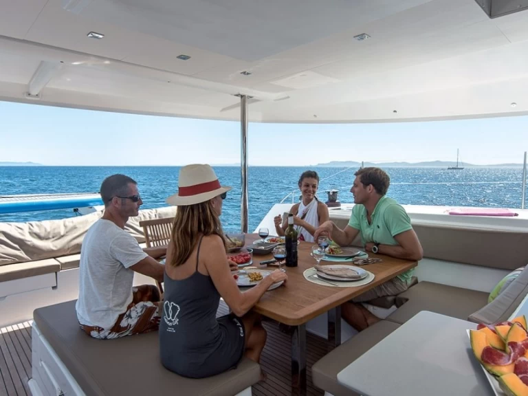 Huur Catamaran met of zonder schipper Fountaine Pajot in Mai Khao
