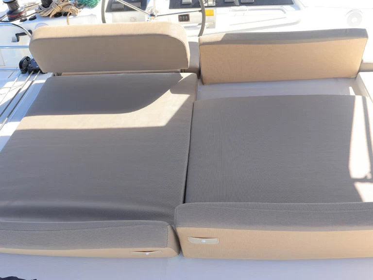 Verhuur Catamaran Lagoon met vaarbewijs