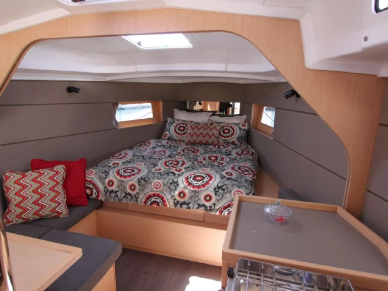 Zeilboot te huur in Marina (City) voor de beste prijs