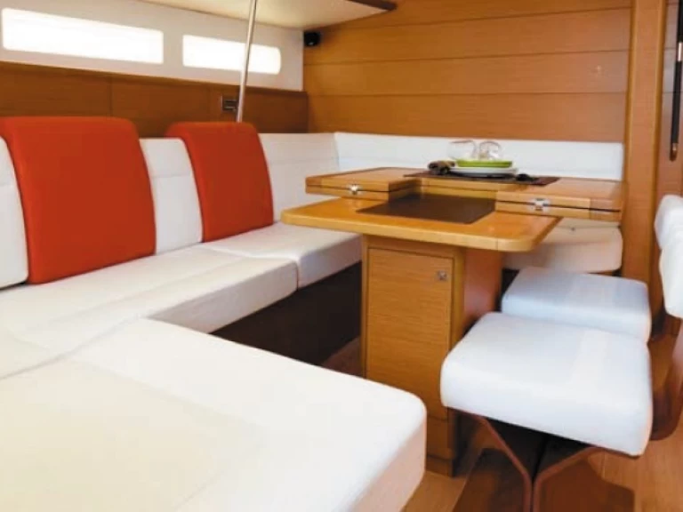 Huur een Jeanneau Sun Odyssey 469 in Saint-Mandrier-sur-Mer