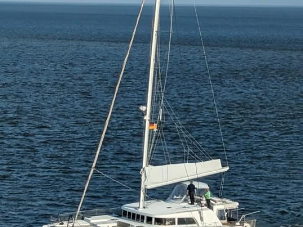 Verhuur Catamaran Lagoon met vaarbewijs