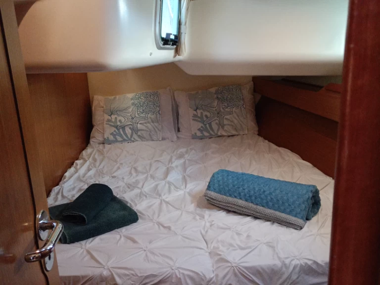 Huur een Jeanneau Sun Odyssey 49 Performance in Toulon