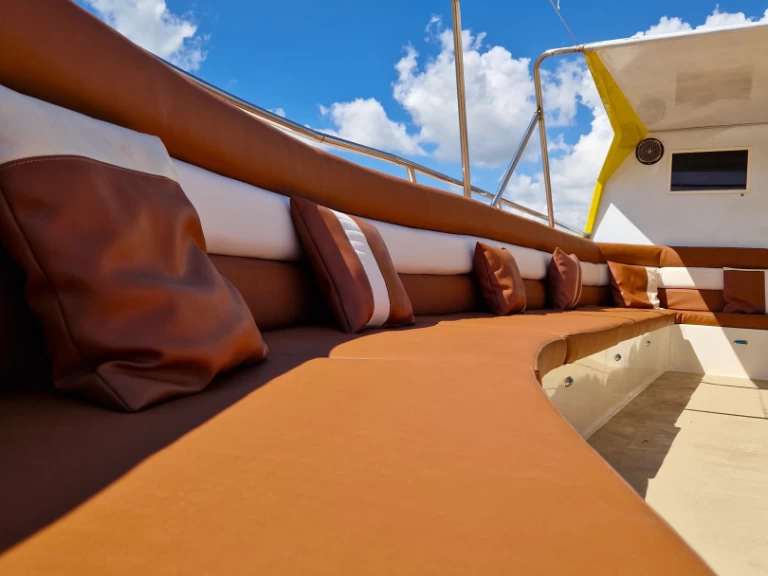 Huur Motorboot met of zonder schipper Landing Craft in Protaras