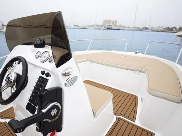 Huur Motorboot met of zonder schipper Astilux in Benalmádena