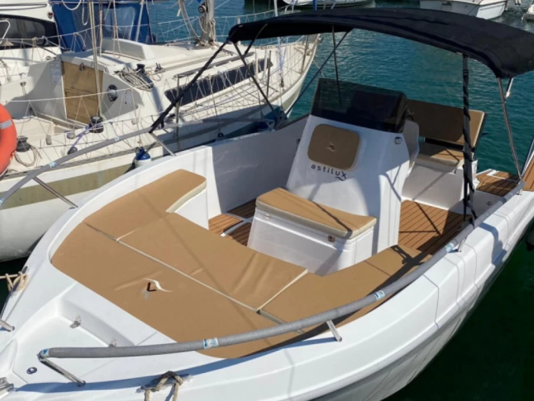 Huur Motorboot met of zonder schipper Astilux in Benalmádena