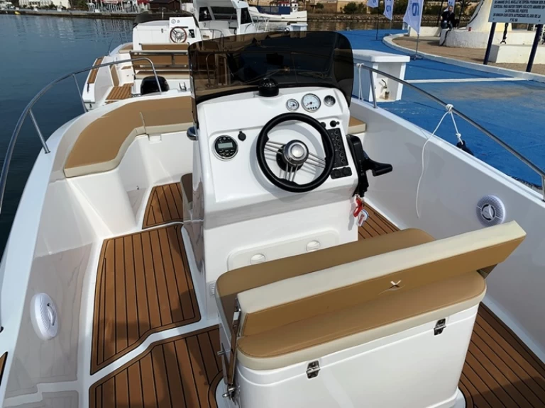 Bootverhuur Benalmádena goedkoop 600 open