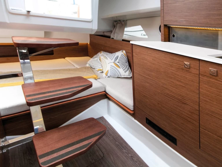 Jeanneau Cap Camarat 9.0 WA te huur van particulier of professional in Port du Lavandou